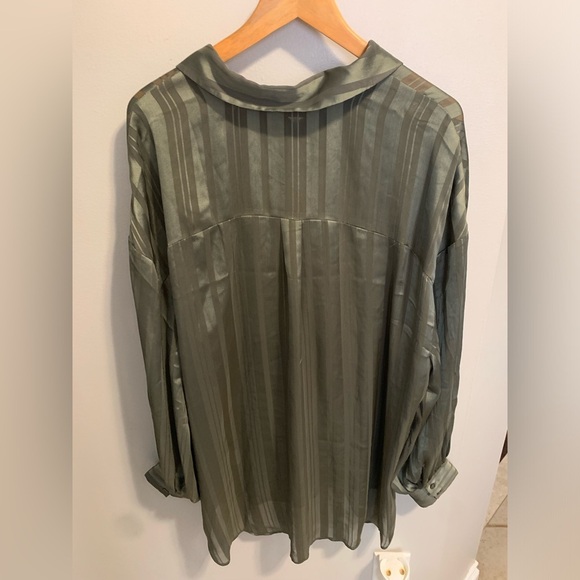 Reitmans Green Striped Silky Blouse - Size 2X - Picture 6 of 9